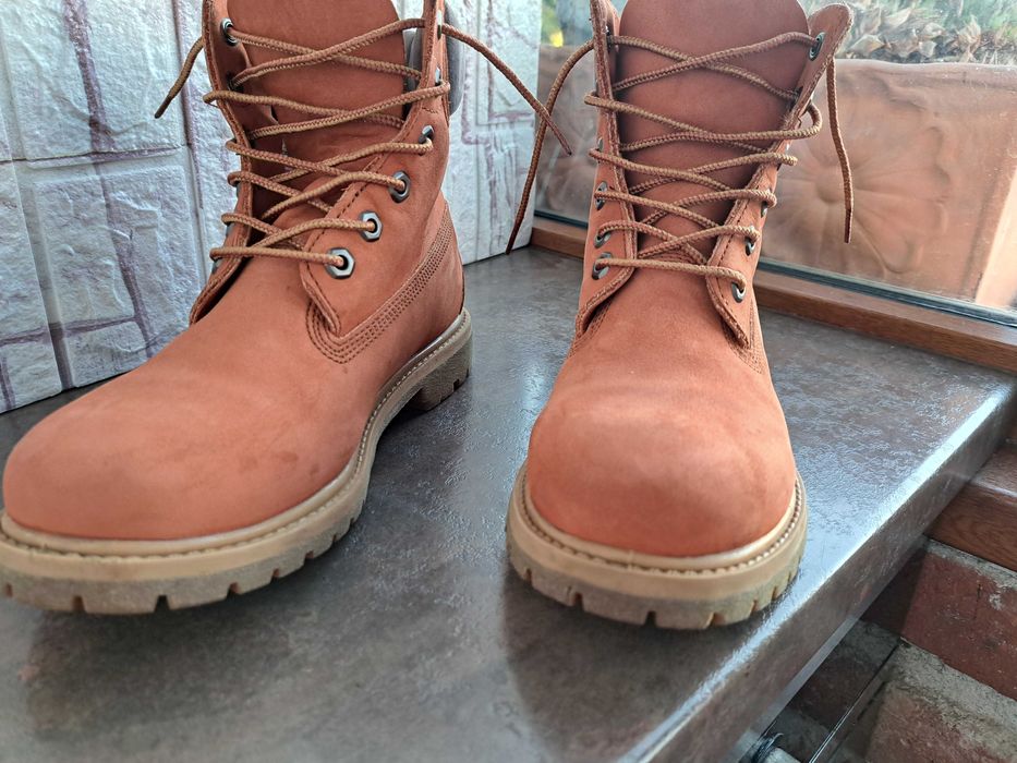 дамски зимни обувки,боти,кубинки,ном39,Timberland