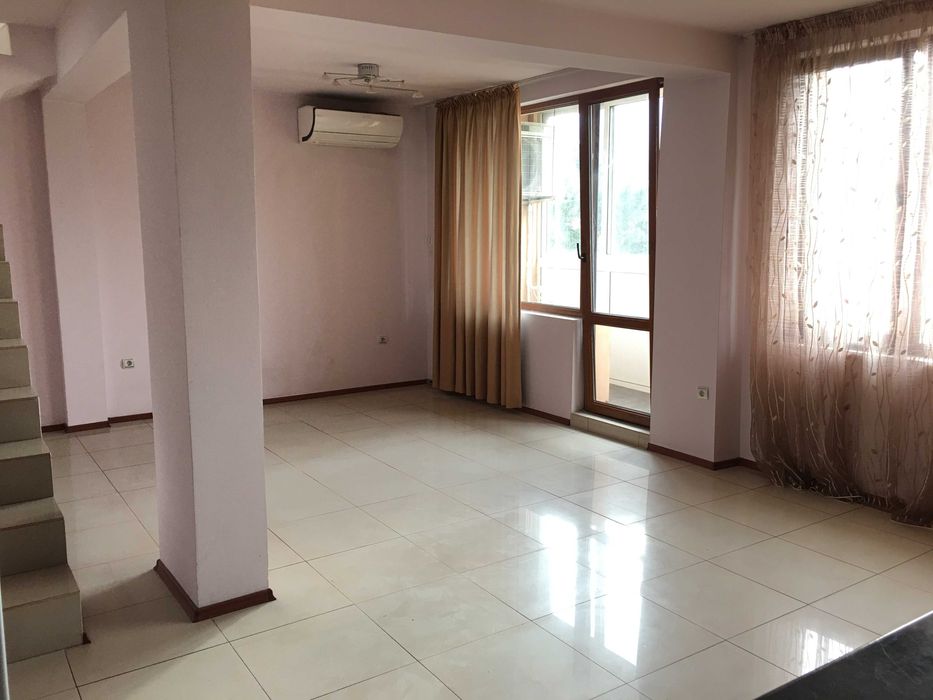 Лукс! Многостаен и Двоен Гараж - 152 кв.метра- Площад Лаврентий