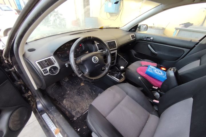 Contact cu cheie Volkswagen VW Golf 2002 1.9 TDI MT (101 hp)