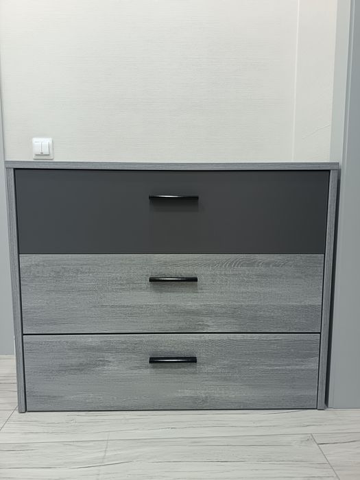 Продам комод с ящиками