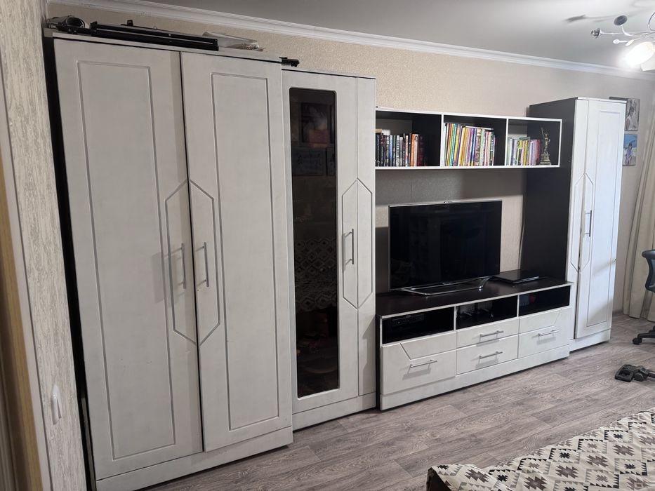 Продам  мебель для гостинной.