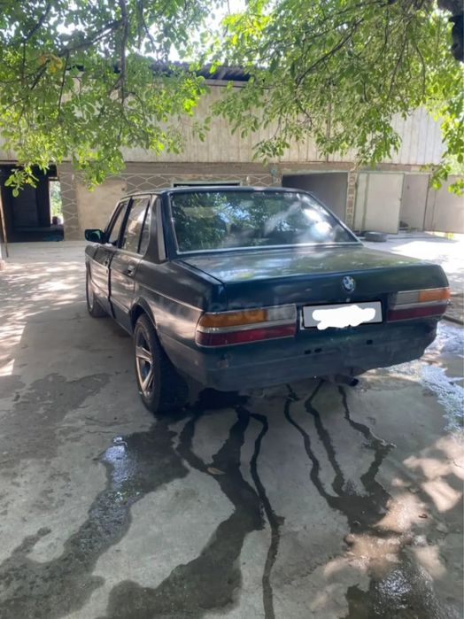 БМW E28 1986г     .