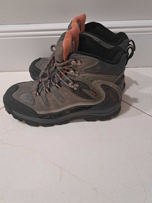 Туристически обувки