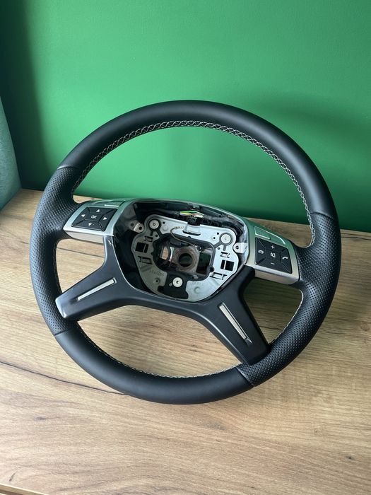 Волан Mercedes W204/W212 - Претапициран