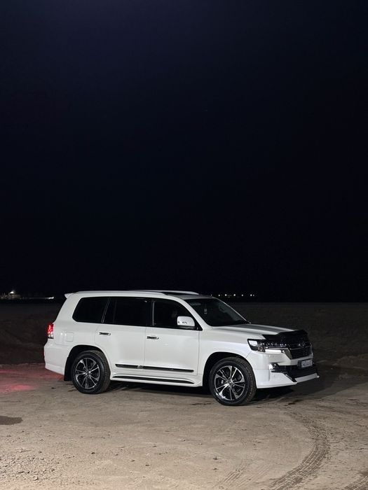 Тайота Ланд Крузер 200