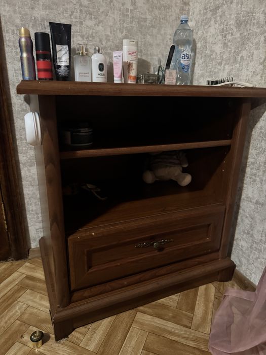 Шкаф с тумбочкой