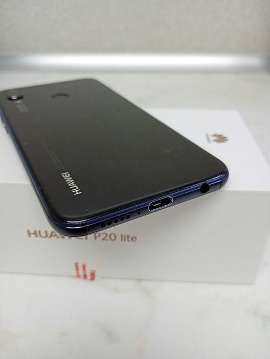 Продавам Huawei P20 lite