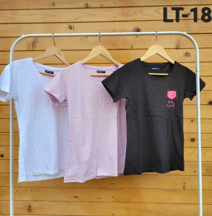 Дамски тениски на едро топ цена