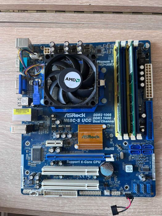 Placa de baza AsRock cu rami si procesor AMD