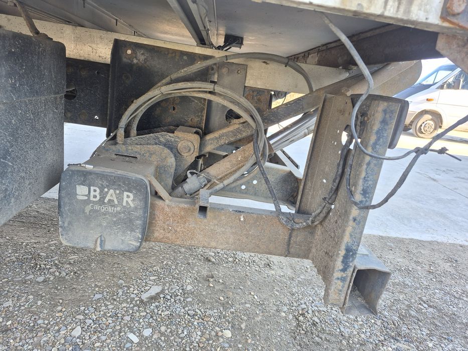 Vând lift hidraulic 800 kg perfect funcțional