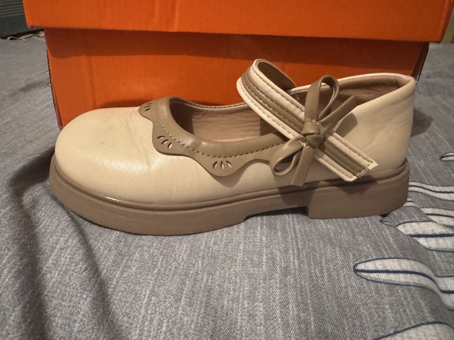 Обувь продам срочно детская