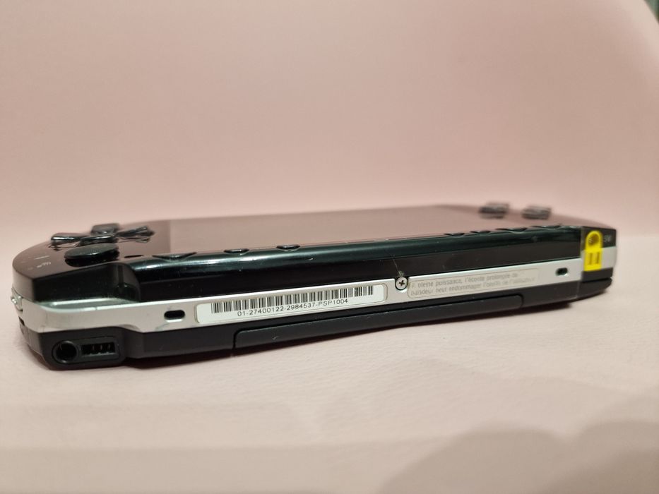 Psp 1004 modat cu 68 jocuri instalate