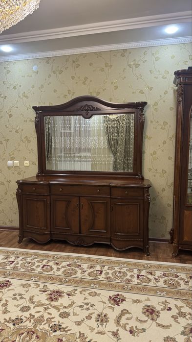 Сервант для гостиной, комод с зеркалом