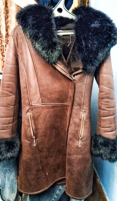 Отдам Две Дубленки Женские за 5000