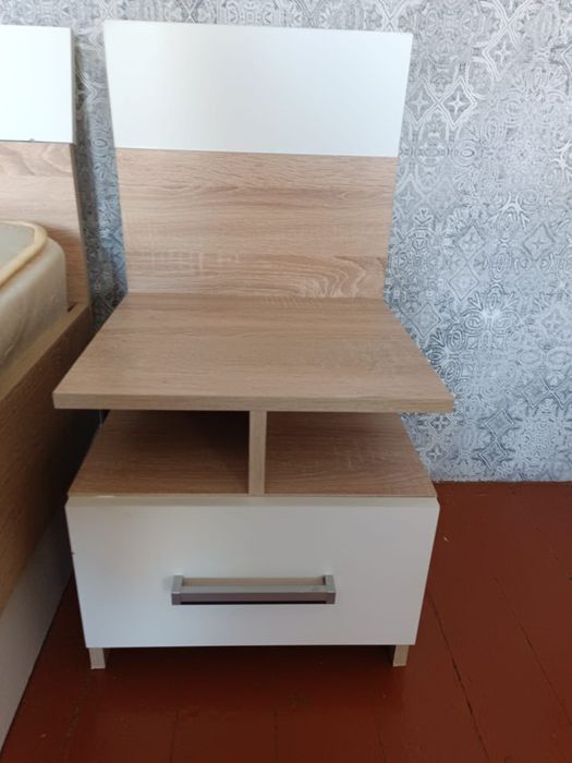 Шкаф/комод/2 тумбы/диван/стол+табурет