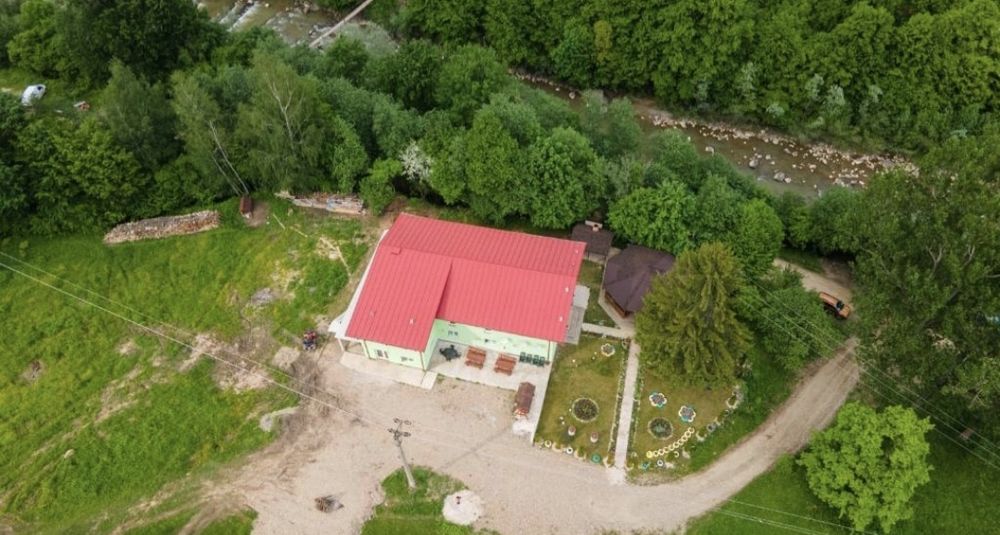 Vând Pensiune la munte. Gura Teghii Schimb și cu apartament la Brașov.