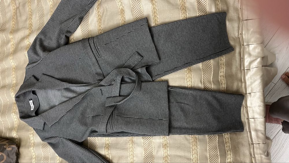 Продам брючный костюм!