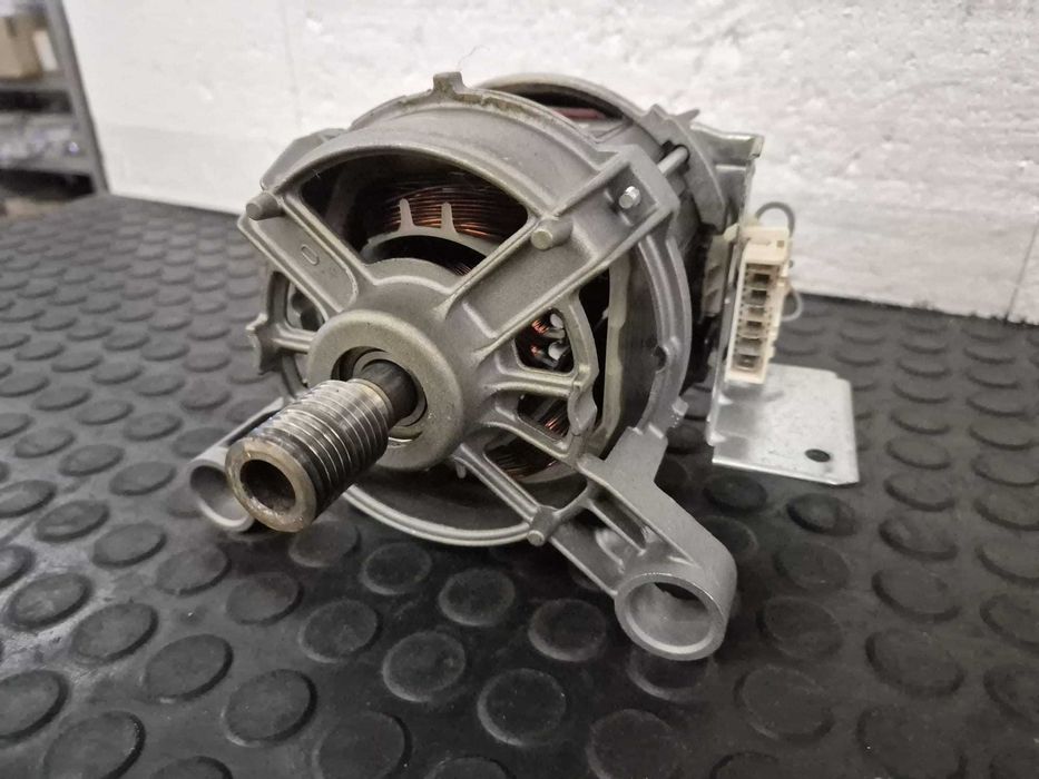 Motor 3 prinderi masina de spalat Whirlpool Indesit , 6 pini /R27