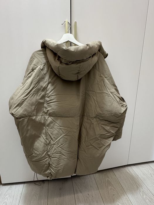 Продам бежевый пуховик