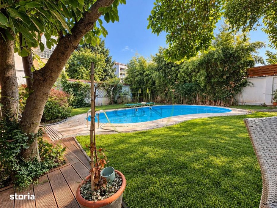 Vila premium cu piscina, 334 mp utili, 12 camere,  teren de 700 mp -A