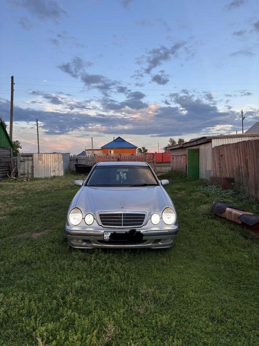 Продам машину W210