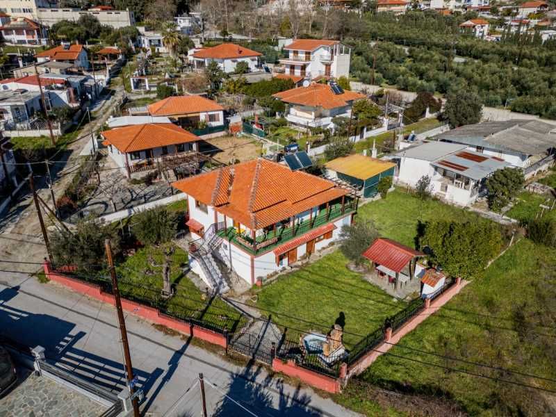 Двуетажна къща с потенциал в Аспровалта,обл.Солун, Гърция