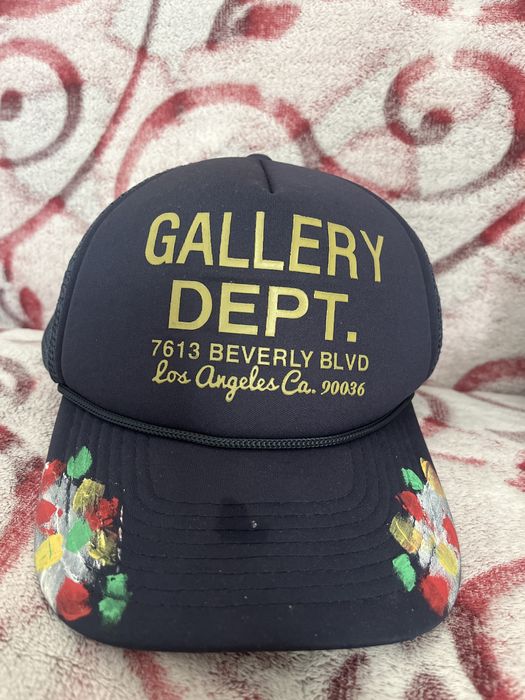 кепка бренда gallery dept