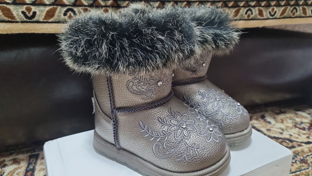 Продам зимние сапожки