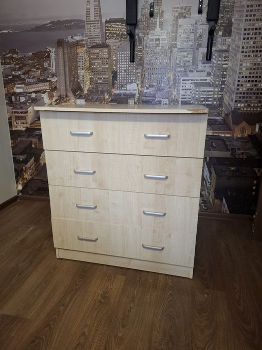 Комод светло-бежевый