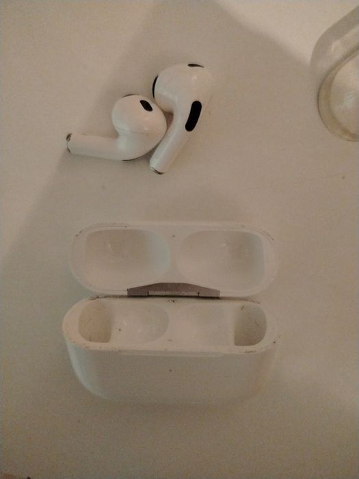 Airpods pro продаётся 20 к можно  торг