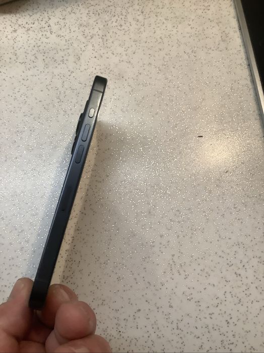 Продавам Iphone 15 pro 128gb blue