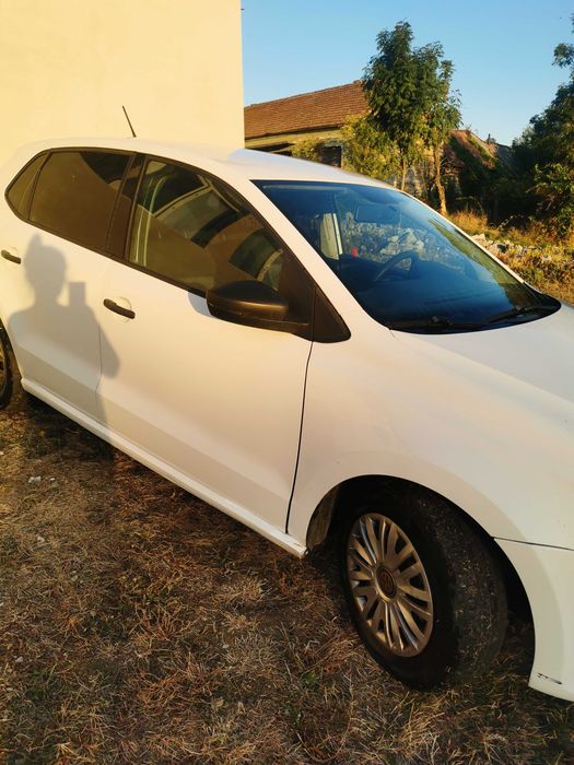 VOLKSWAGEN Polo 2010 — imagine 3