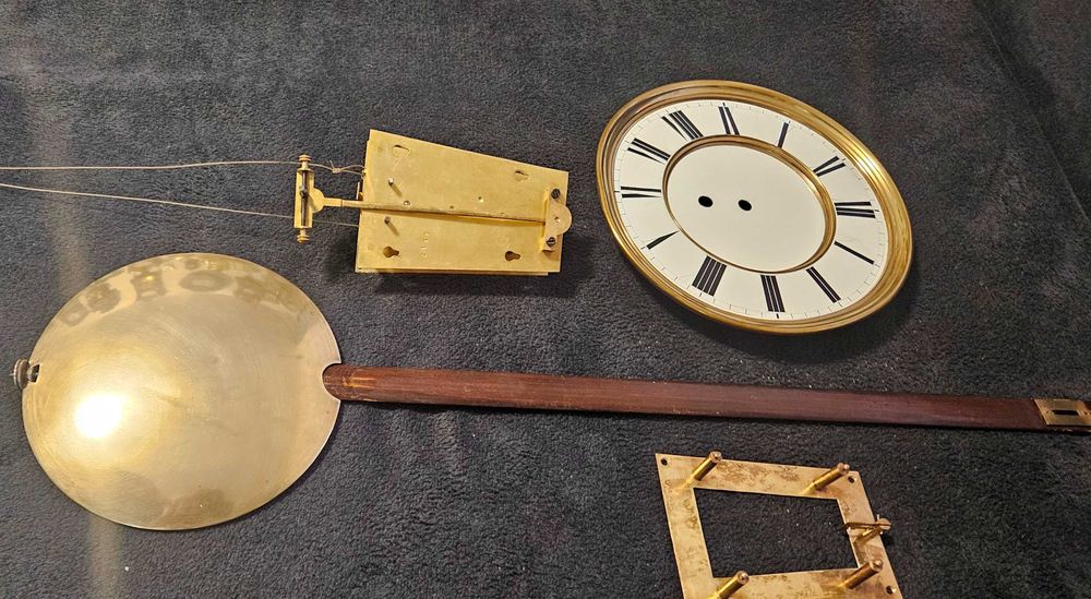 Ceas de perete cu pendul si o greutate Biedermeier