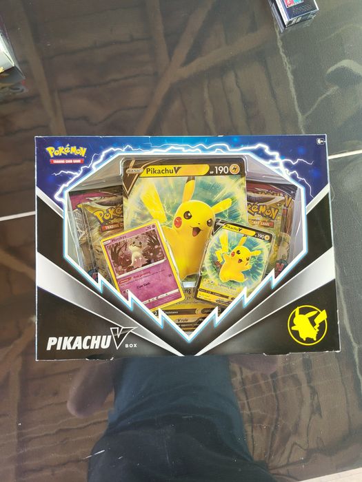 Pokemn Pikachu V box