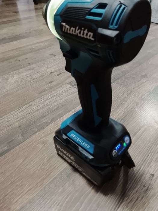 Autofiletanta Makita DTD173 cu baterie NOU