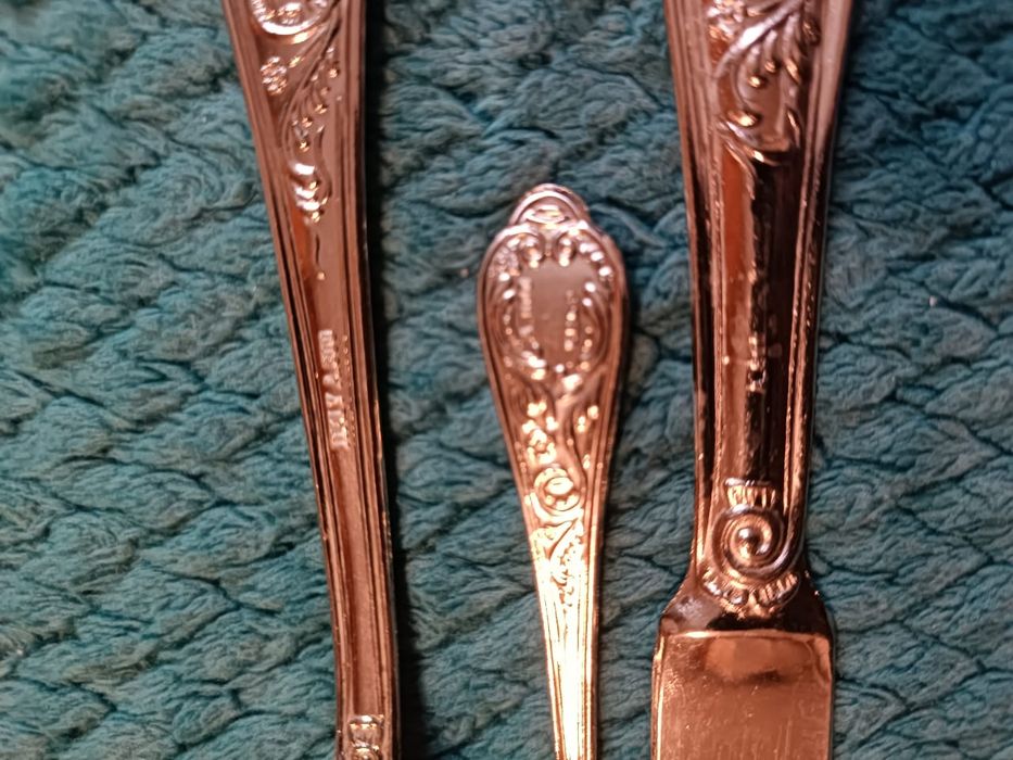 Серебряный столовый набор.