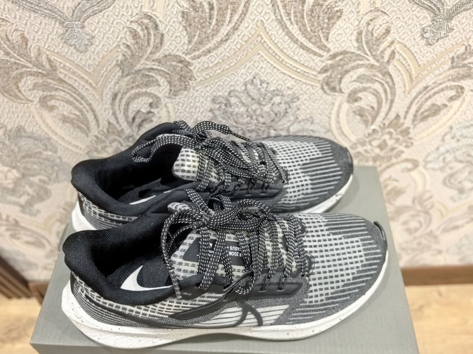 Продам кроссовки на мальчика 38р