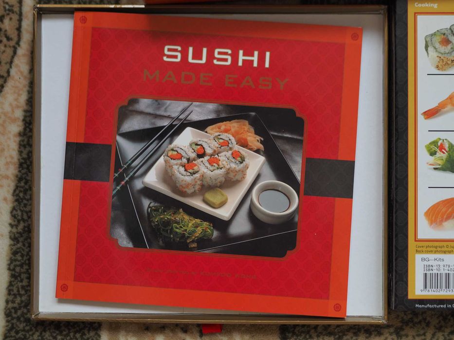 Instrumente preparare Sushi - carte, veselă, ustensile și bețișoare