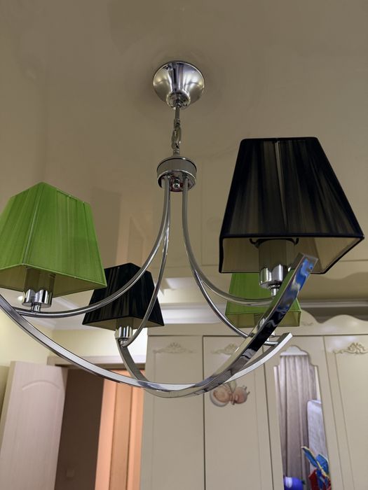 Срочно продается люстра