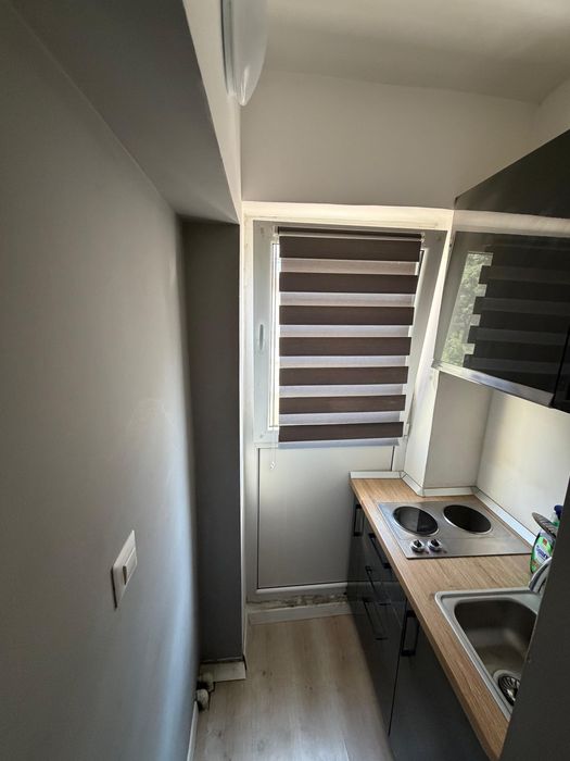 Proprietar – Închiriez garsonieră LUX, zona BIG, etaj 3/4, Centrală + AC