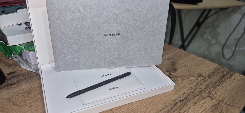 Samsung s6 lite со стилусом новый в упаковке