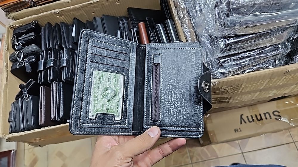 Обложки Портмоне Кошелек Сумки для Ноутбуков Визитницы Ключницы Кардхо