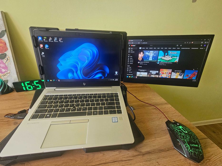 monitor extensibil pentru laptop