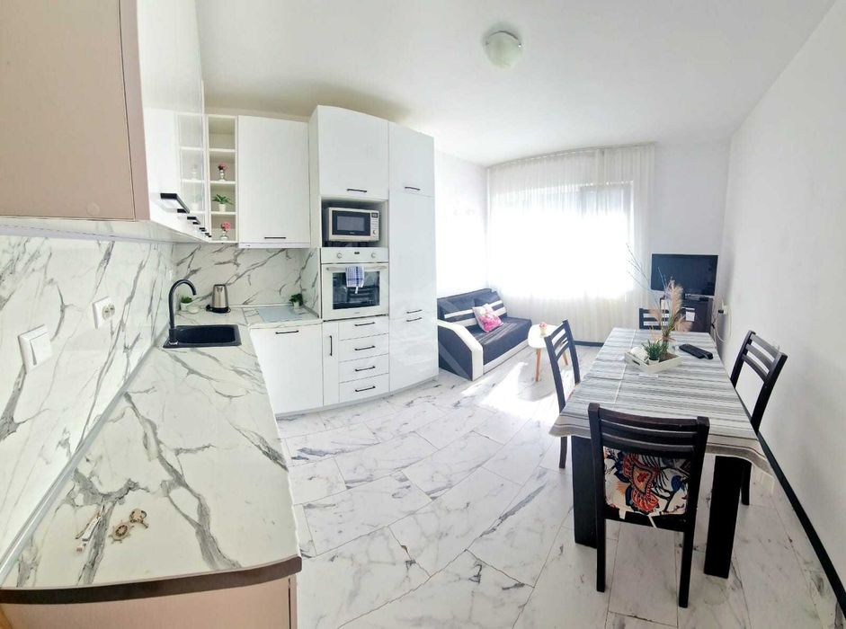 Продава се Тристаен апартамент в Поморие - 70 кв.м за 2000 €/кв.м - Снимка #1