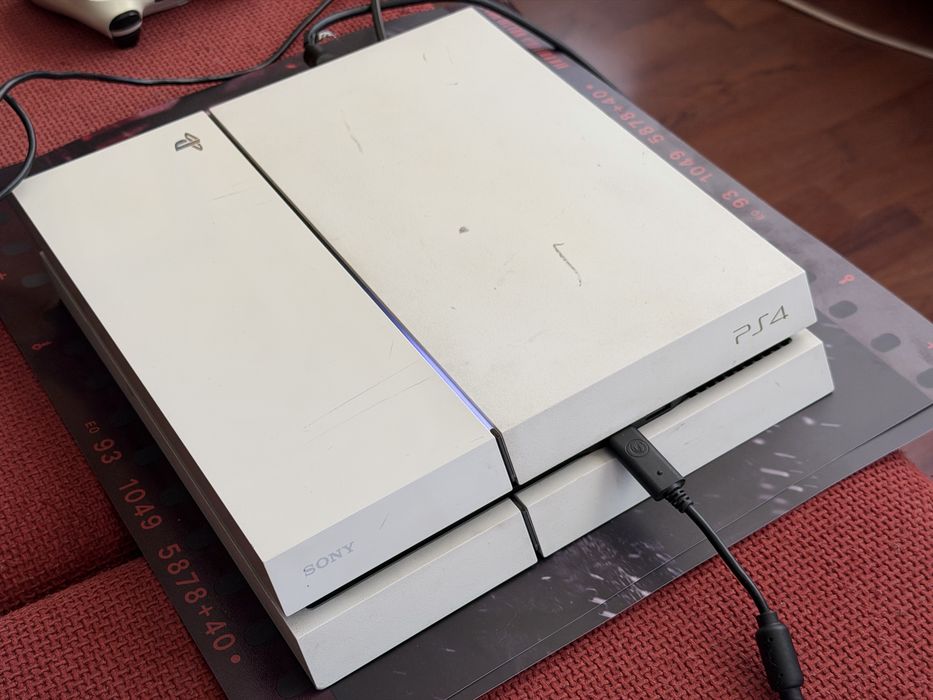 PS4 Fat 500 GB + 3 контролера