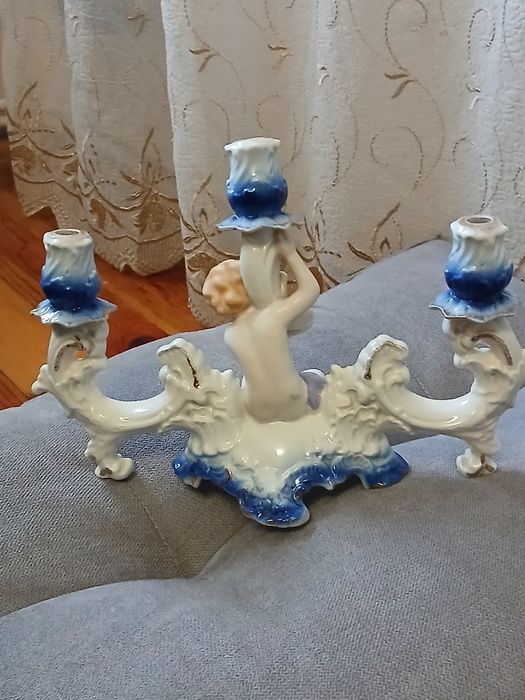 Порцеланов свещеник