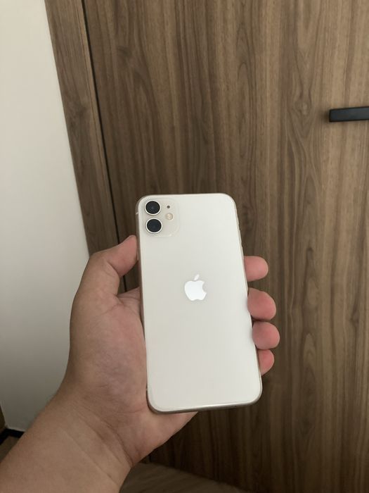 iPhone 11 white
