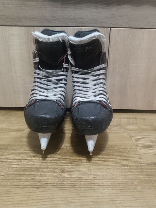 Хоккейные коньки