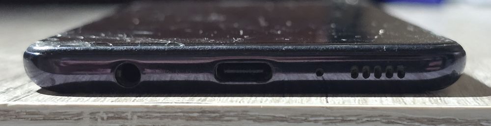 Samsung A41, под запчасти (кроме экрана все целое)