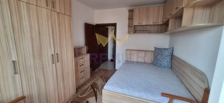 Дава се под наем Тристаен апартамент в Варна, Лятно кино Тракия - 60 кв.м за 561 € - Снимка #5